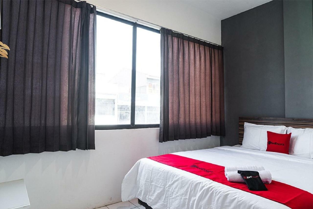 Reddoorz Near Seasons City Mall Jakarta Buitenkant foto